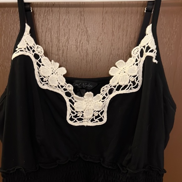 Black & lace slip - Picture 3 of 7